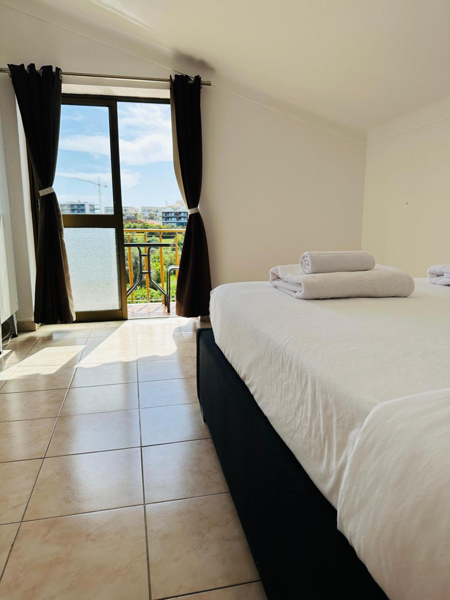Portimao Central Holiday Hostel ,Algarve Exterior foto